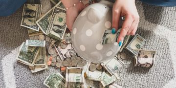 emergency fund saving money